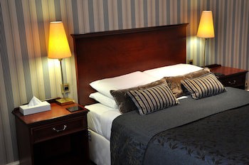 Cairn Hotel