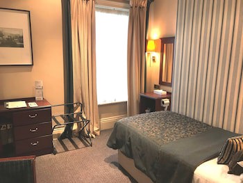Cairn Hotel
