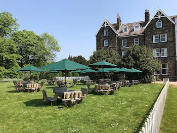 Cairn Hotel
