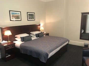 Cairn Hotel