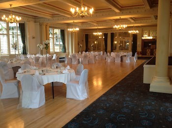 Cairn Hotel