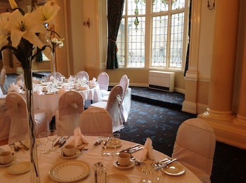 Cairn Hotel