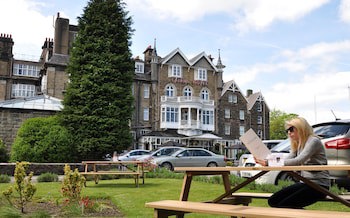 Cairn Hotel