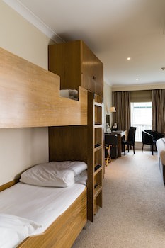 Forest Lodge