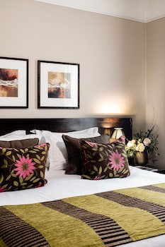 Forest Lodge