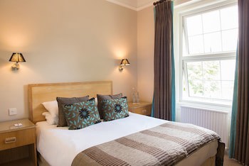 Forest Lodge
