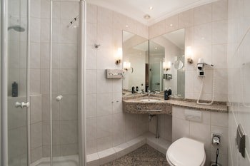Hotel Baseler Hof fotoğrafı