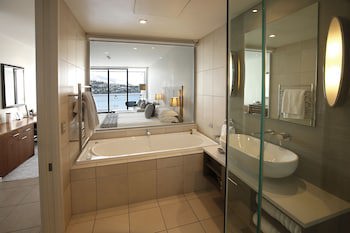The Rees Hotel And Luxury Apartments
