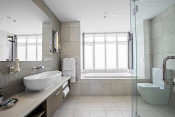 The Rees Hotel And Luxury Apartments