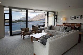 The Rees Hotel And Luxury Apartments