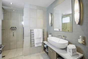 The Rees Hotel And Luxury Apartments