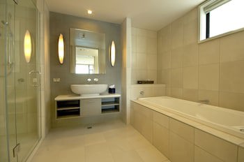 The Rees Hotel And Luxury Apartments