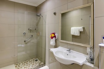 Protea Hotel By Marriott George King George
