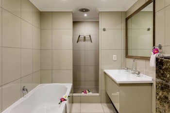 Protea Hotel By Marriott George King George