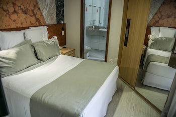 Cosmopolitan Praia Flat