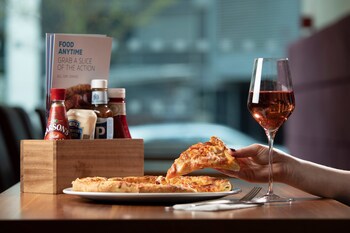 Holiday Inn Express Warwick - Stratford-Upon-Avon, An Ihg Hotel