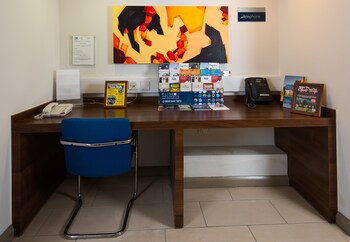Holiday Inn Express Warwick - Stratford-Upon-Avon, An Ihg Hotel