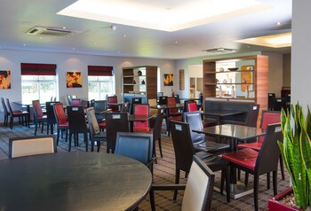 Holiday Inn Express Warwick - Stratford-Upon-Avon, An Ihg Hotel