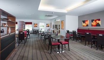 Holiday Inn Express Warwick - Stratford-Upon-Avon, An Ihg Hotel