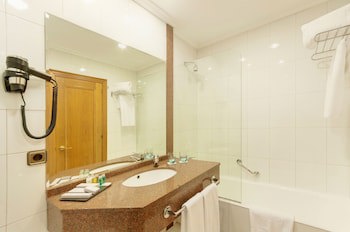 Hotel Vigo Los Galeones Affiliated By Melia