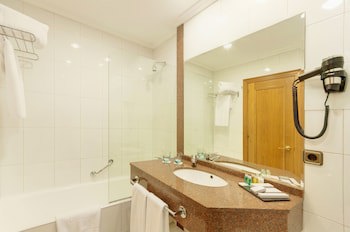 Hotel Vigo Los Galeones Affiliated By Melia