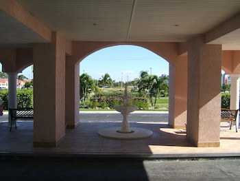 Castaways Resort And Suites