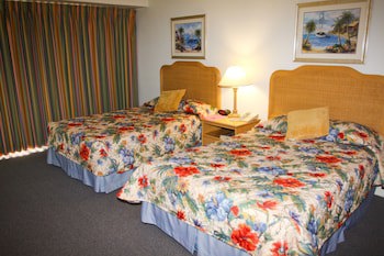 Castaways Resort And Suites