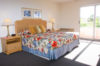 Castaways Resort And Suites