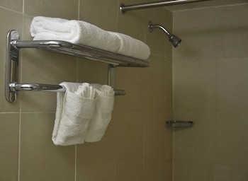 Castaways Resort And Suites