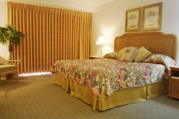 Castaways Resort And Suites