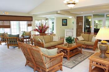 Castaways Resort And Suites