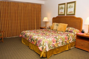 Castaways Resort And Suites