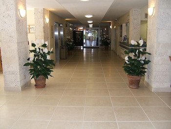 Castaways Resort And Suites