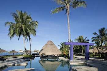 Coconuts Beach Club Resort & Spa
