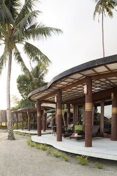 Coconuts Beach Club Resort & Spa