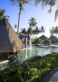 Coconuts Beach Club Resort & Spa