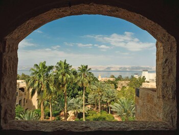 Movenpick Dead Sea Resort