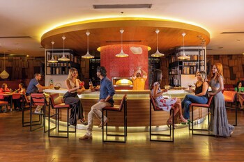Real Intercontinental San Salvador At Metrocentro Mall, An Ihg Hotel