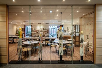 Hotel & Aparthotel Casteau Resort Mons