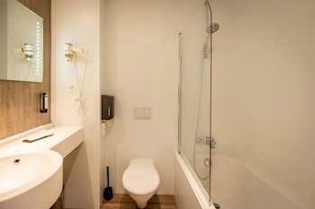 Hotel & Aparthotel Casteau Resort Mons