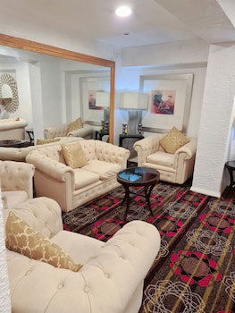 Barons Court Hotel
