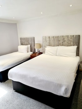 Barons Court Hotel