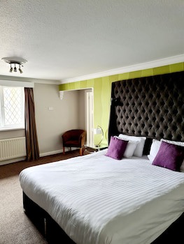 Barons Court Hotel