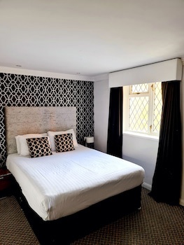 Barons Court Hotel