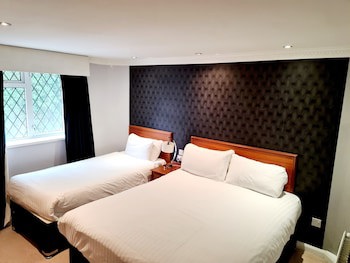 Barons Court Hotel
