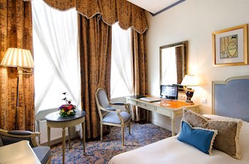 Grand Palace Hotel
