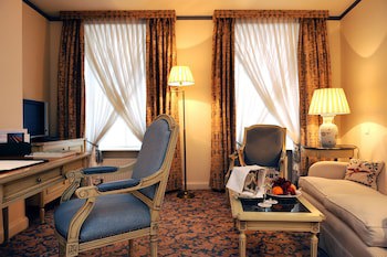 Grand Palace Hotel