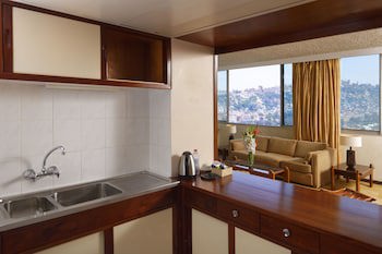 Carlton Hotel