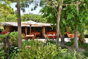 Carlton Hotel
