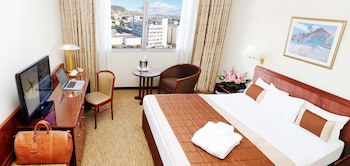 Carlton Hotel